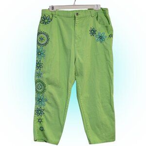 PRETTY LIME GREEN FLORAL EMBROIDERED CROPPED PANTS JEANS EUC L